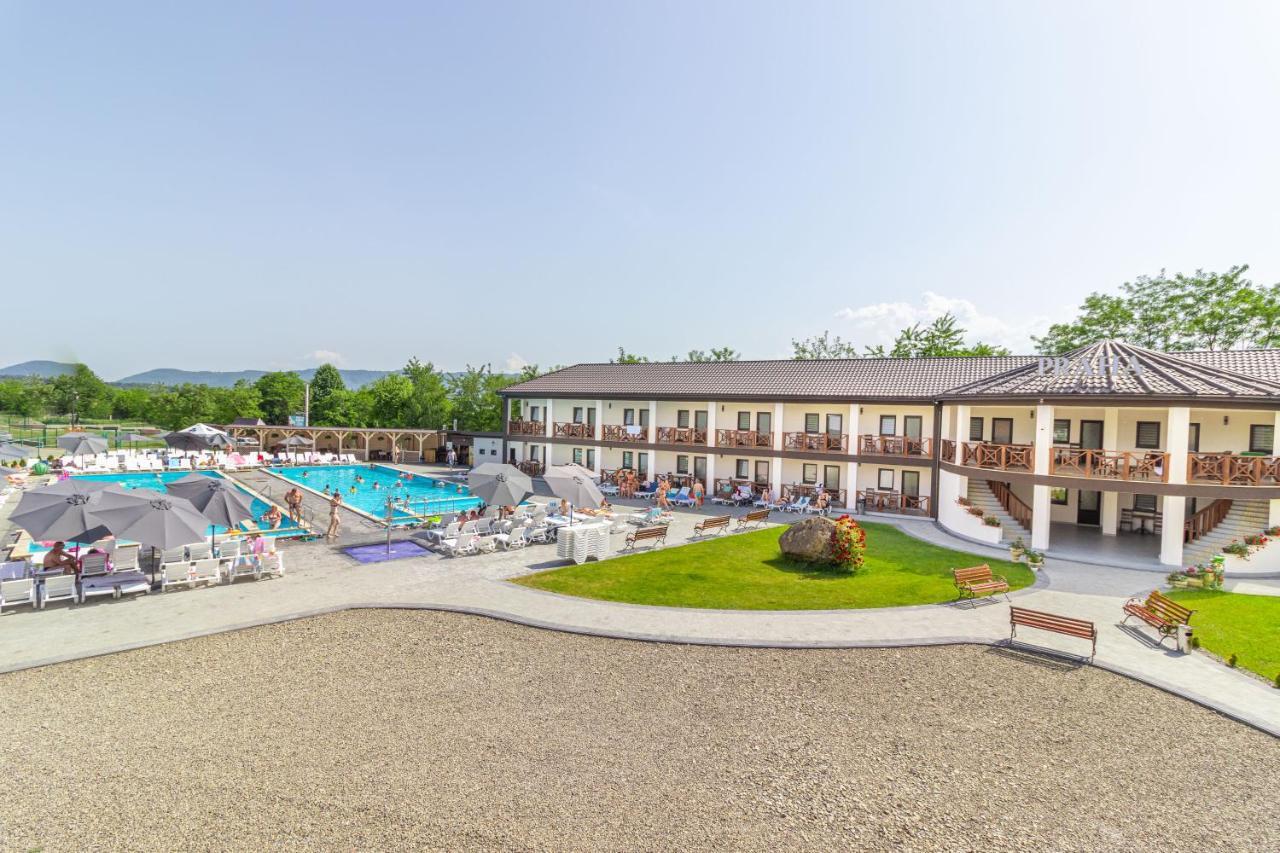 Hotel Praha Solotwyno Exterior foto
